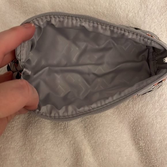 Vera Bradley 3-Piece Cosmetic Kit NWT - Picture 14 of 14